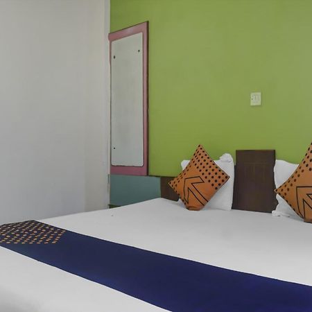 Hotel O Peacock Lodging Kharakvasla エクステリア 写真