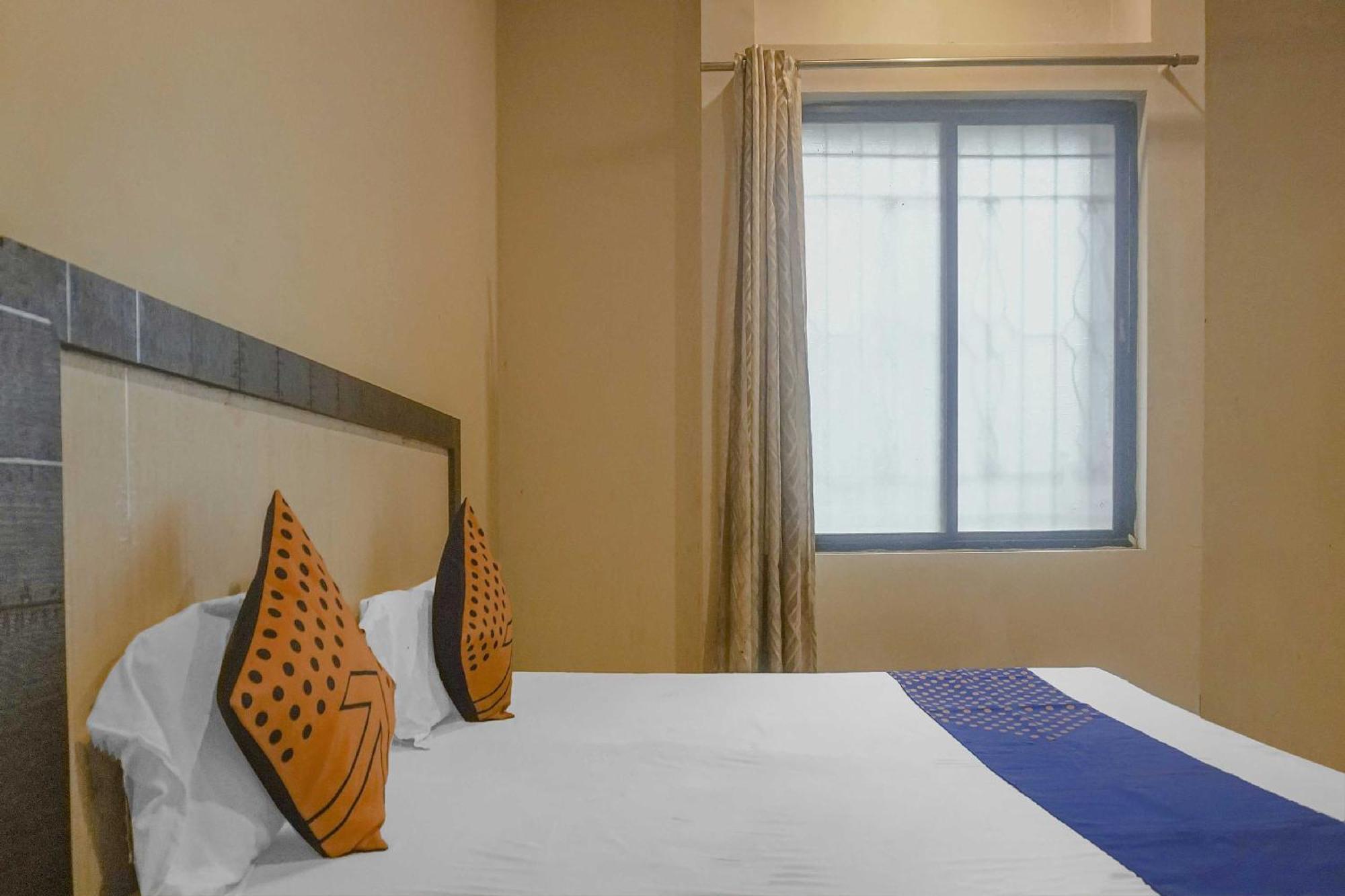 Hotel O Peacock Lodging Kharakvasla エクステリア 写真
