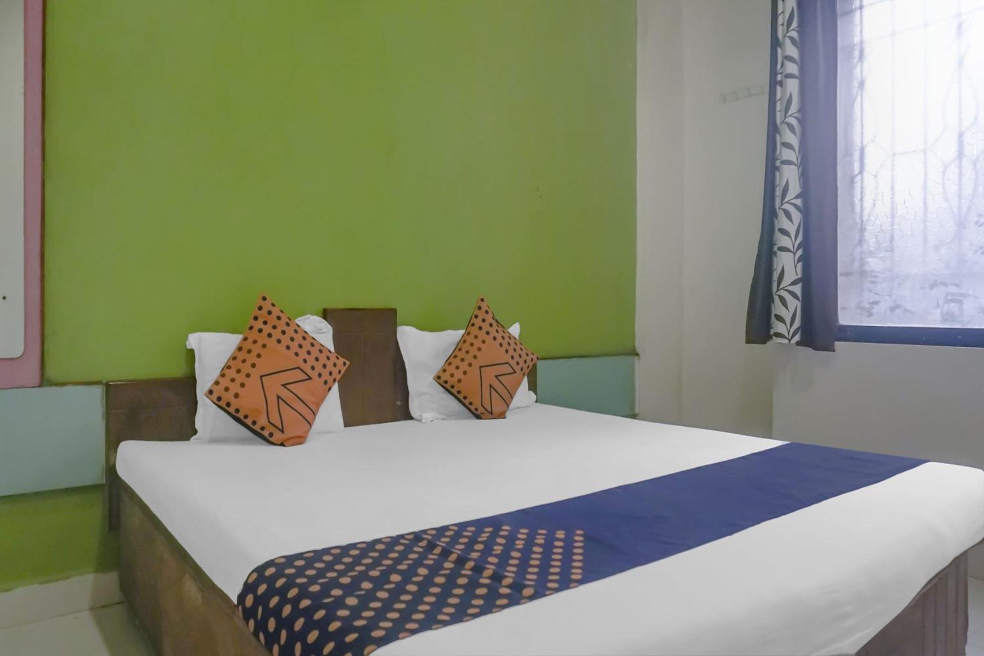 Hotel O Peacock Lodging Kharakvasla エクステリア 写真