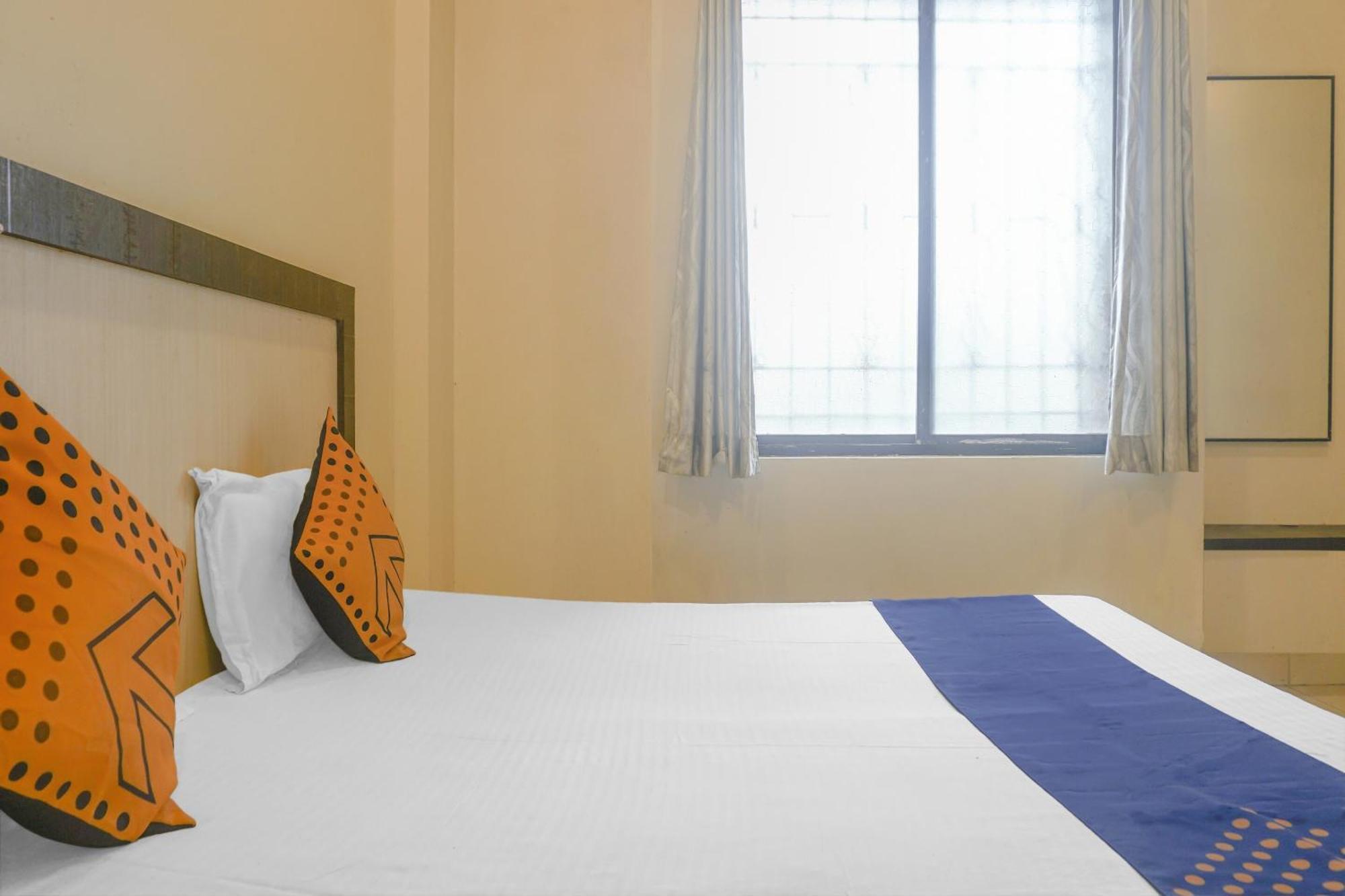 Hotel O Peacock Lodging Kharakvasla エクステリア 写真